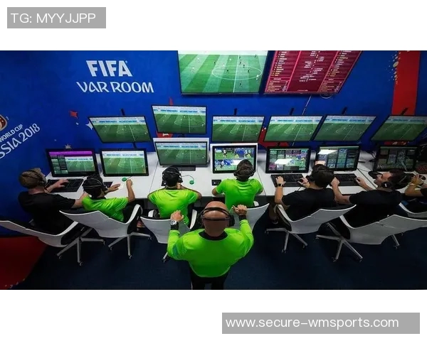 莫尔德与巴伦西亚的较量揭示了欧洲足球的激烈竞争与战术博弈